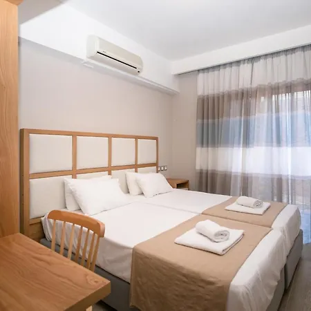 Electra Aparthotel 3*