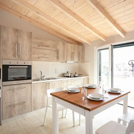 Electra Aparthotel 3*